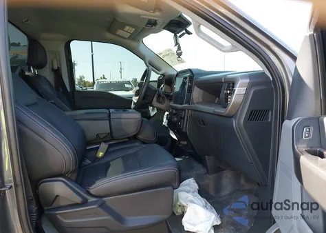 2025 Ford F-150 Xl z USA, uszkodzony, nr VIN 1FTMF1L50SKE04386